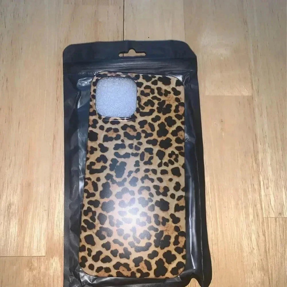 Leopard Cheetah Print 12 Pro Max iPhone Case - Picture 3 of 4